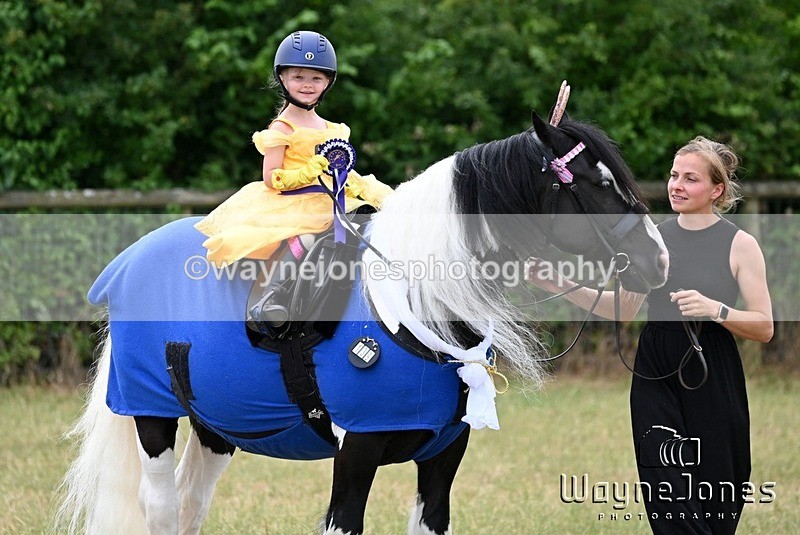 WJ6_8425 - Nancy & Churchill's first Show 22-06-25