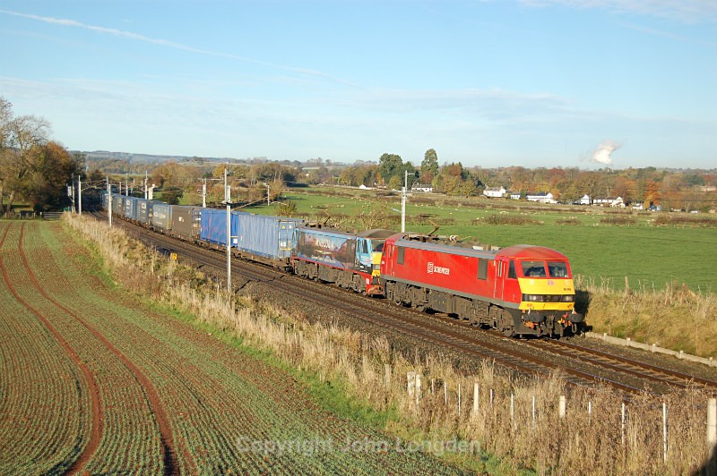 JL - 11.11.16 90040 & 90024 4M25 Mossend - Daventry, Yanwath - West Coast Main Line (north to south)