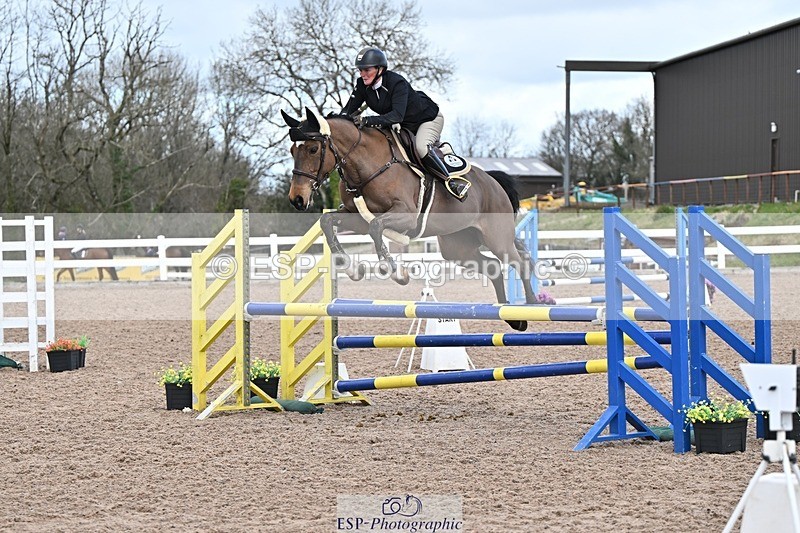 250328-102533-01255 - Cls 8 British Novice and 90cm