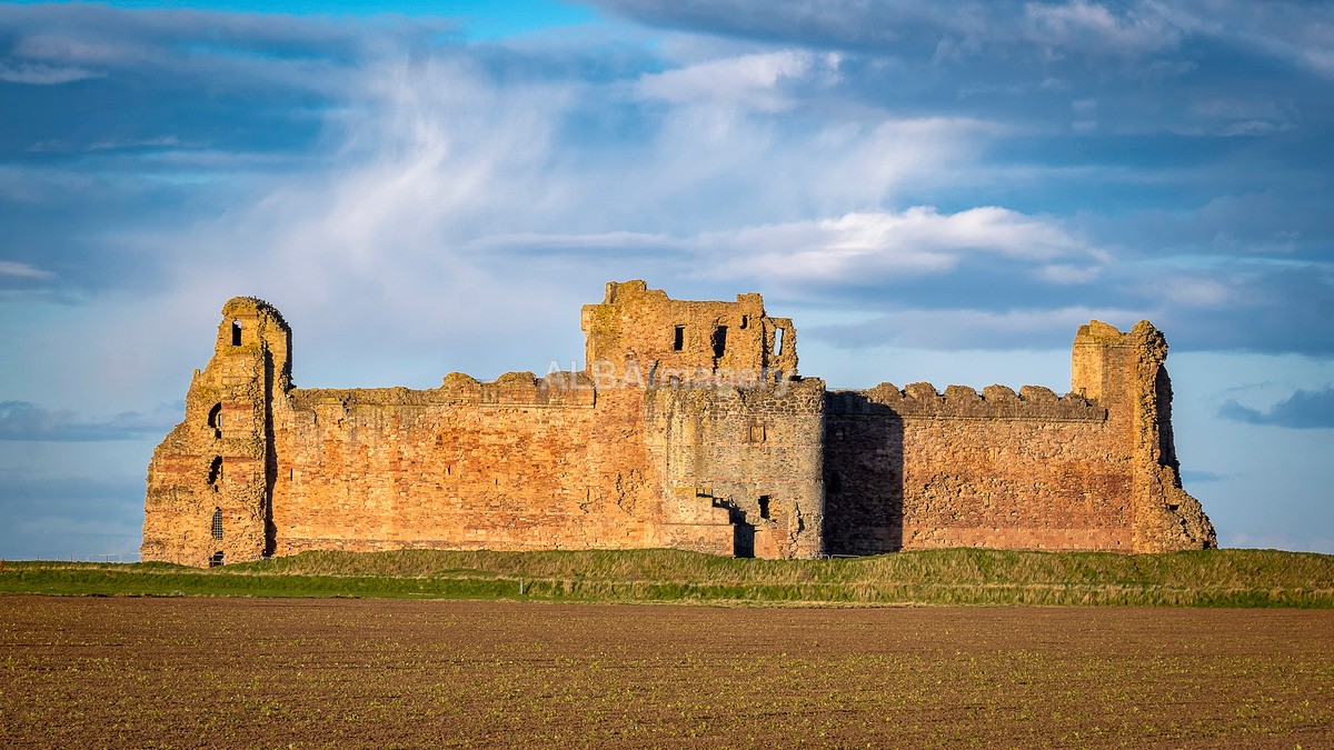 Tantallon Castle - Castles, Palaces, Forts and Towers