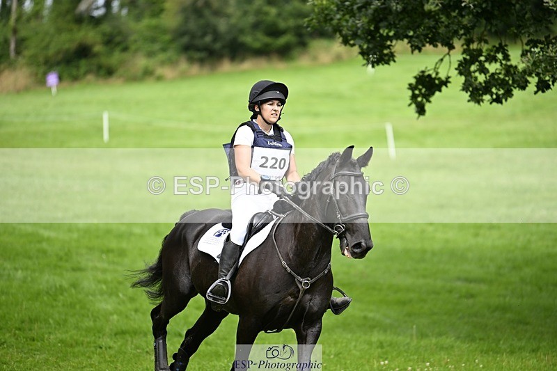 240803-143105-08237 - 220-Eleanor_Newcombe-MR_DARCY