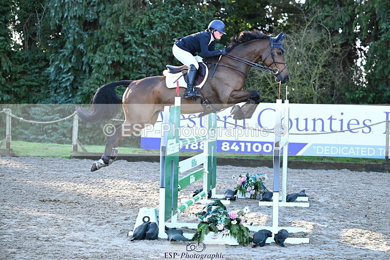 251024A-094359-06199 - B-101-Jemima.Stratton