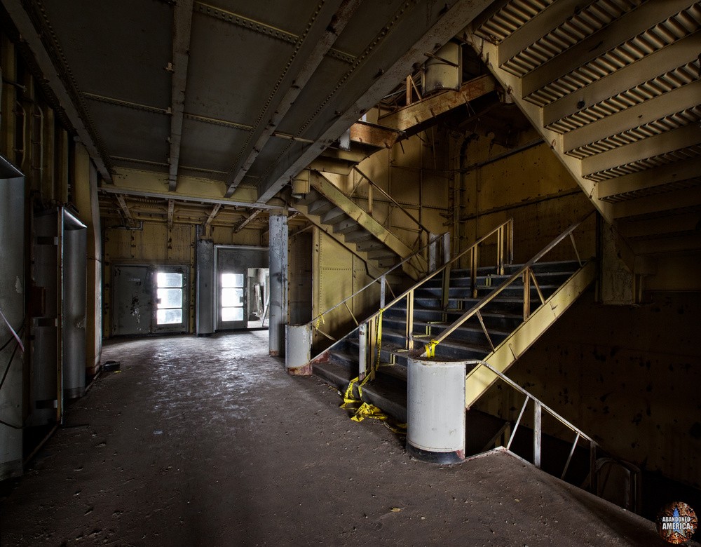 Grand Stairway Profile | SS United States (Philadelphia, PA) - SS United States