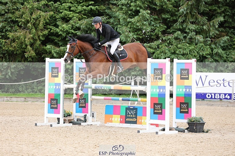 240711-151752-28851 - Cls 124 Foxhunter