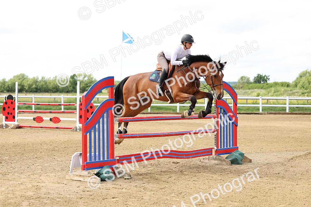 SBM_005902 - Class 19 - Senior Newcomers - 1.10m