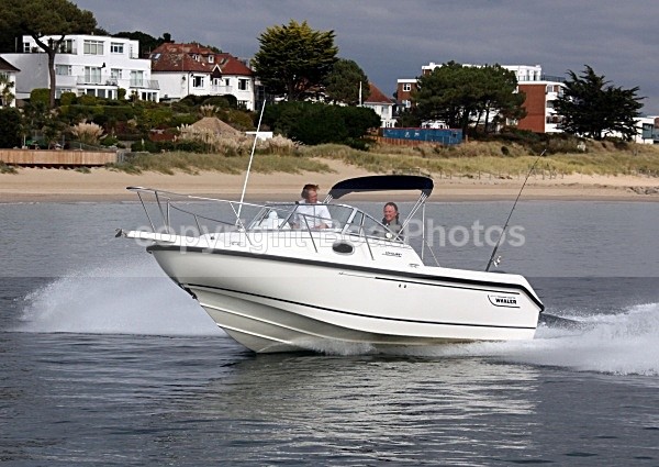 090930 BOSTON WHALER IMG_0017 - Motorboats - Open