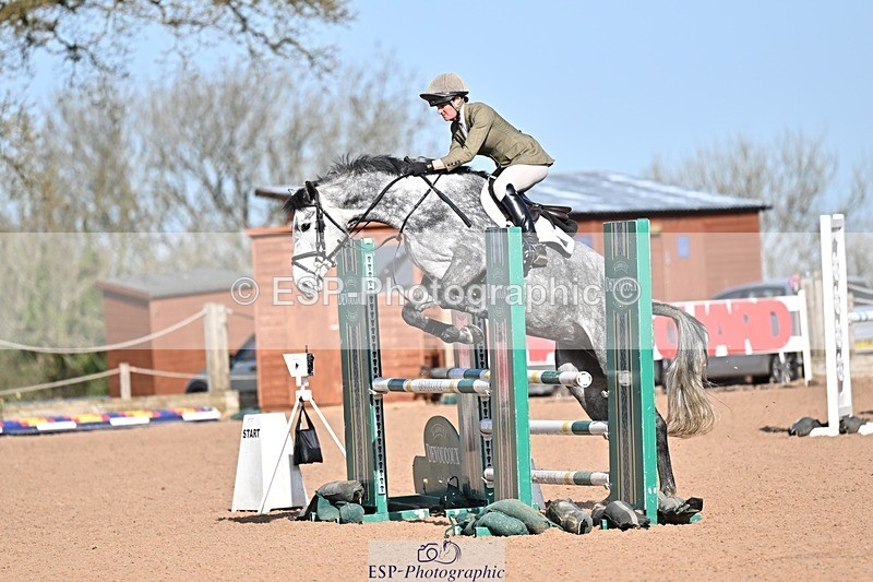 260408-100749-00086 - Cls 2 British Novice and 90cm