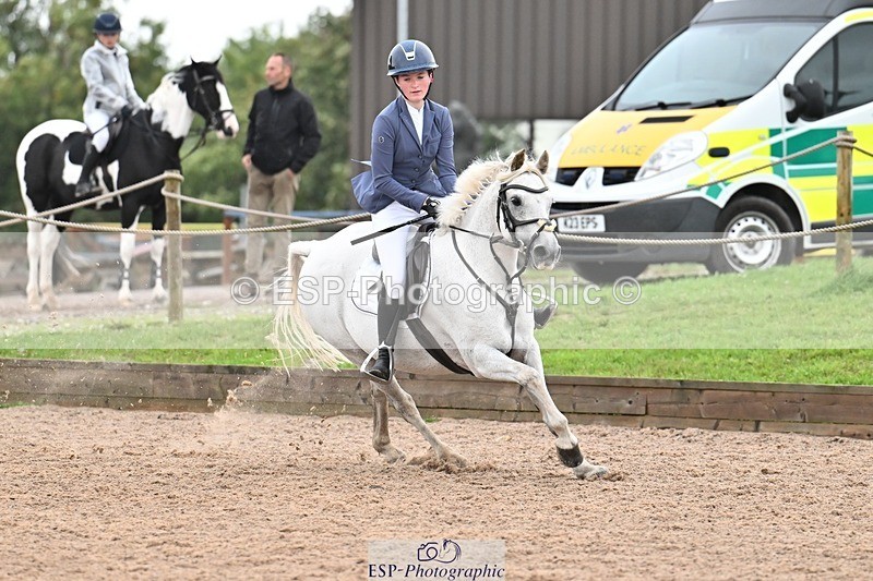 250920-162132-01882 - Cls 22 Pony Intro 90cm Derby