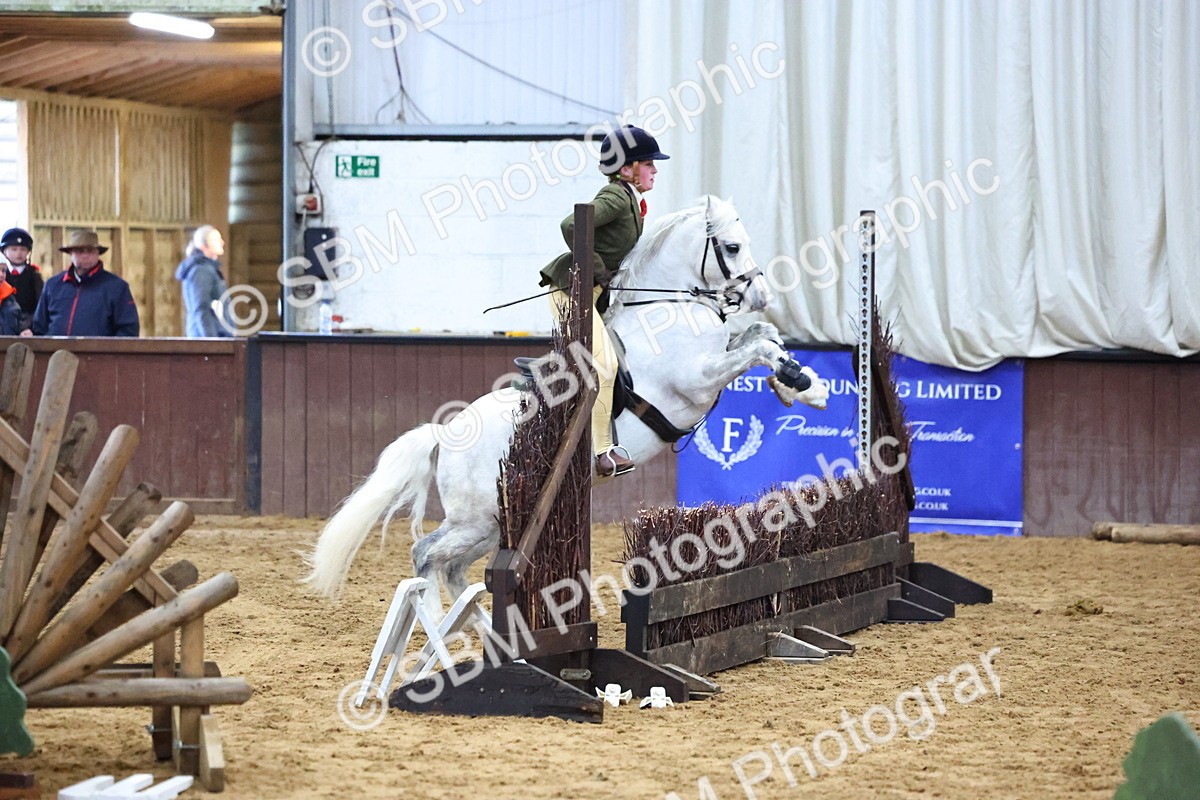 SBM_003110 - Class 35 - 60cm Training Stakes