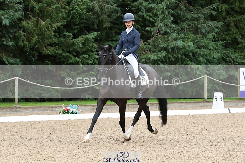 241024-113918-01887 - 052-Lydia.Heywood-JUST.THE.BISCUIT