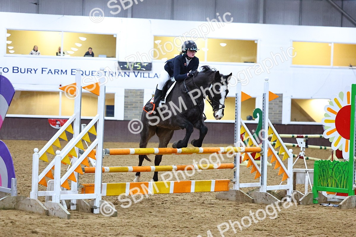 SBM_002841 - Class 6 - Holly & Ivy Stakes - 90cm