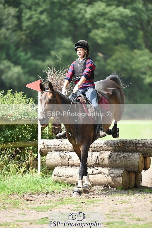 230817-135410-02097 - Kay's 1st Group - XC