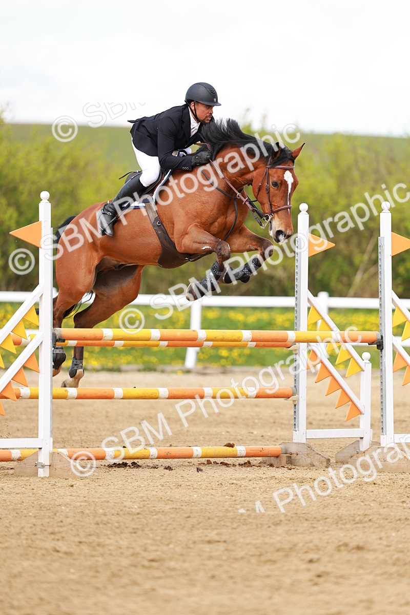 SBM_002219 - Class 4 - Senior Newcomers - 1.10m