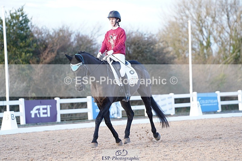 241214-154510-02232 - 131-Alys.Matravers-DARGASONS.MOON.SHADOW