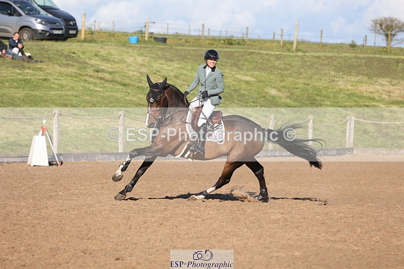 240419A-174228-09938 - Cls 10, 2 Star Big Tour 145cm  Break to End