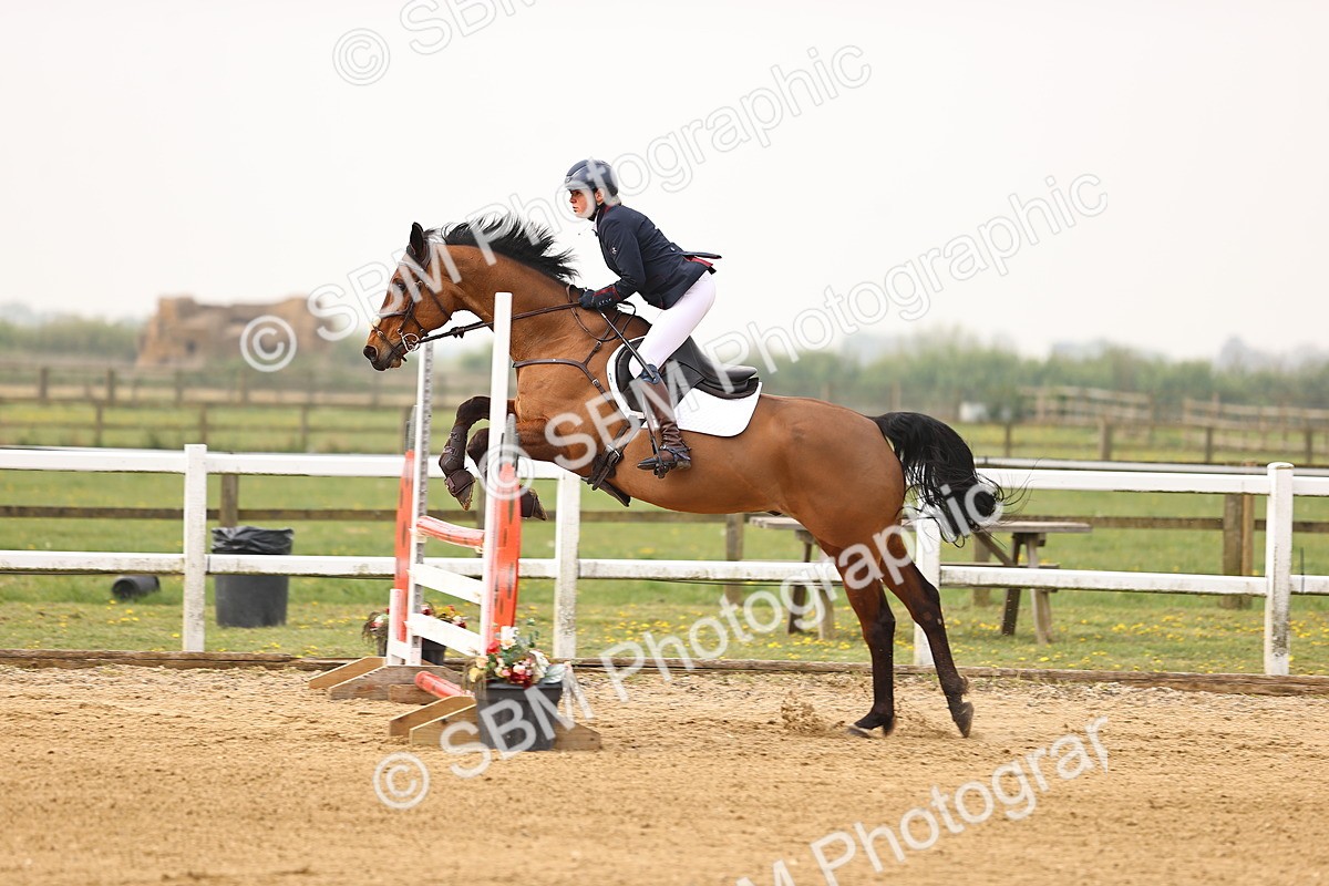  - Class 15 - Senior British novice - 90cm