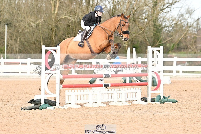 241208-132716-01786 - Cls 21 Newcomers and 1.10m Open