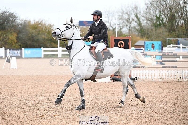 251105-143100-00895 - Cls 06 Fox & 1.20m