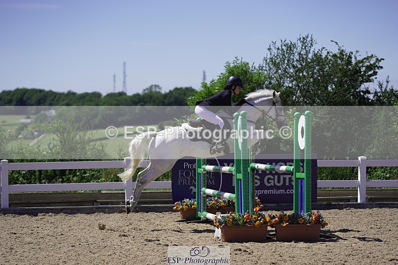 230624A-150526-02128 - Cls 26 Pony Foxhunter & 1.10m Open