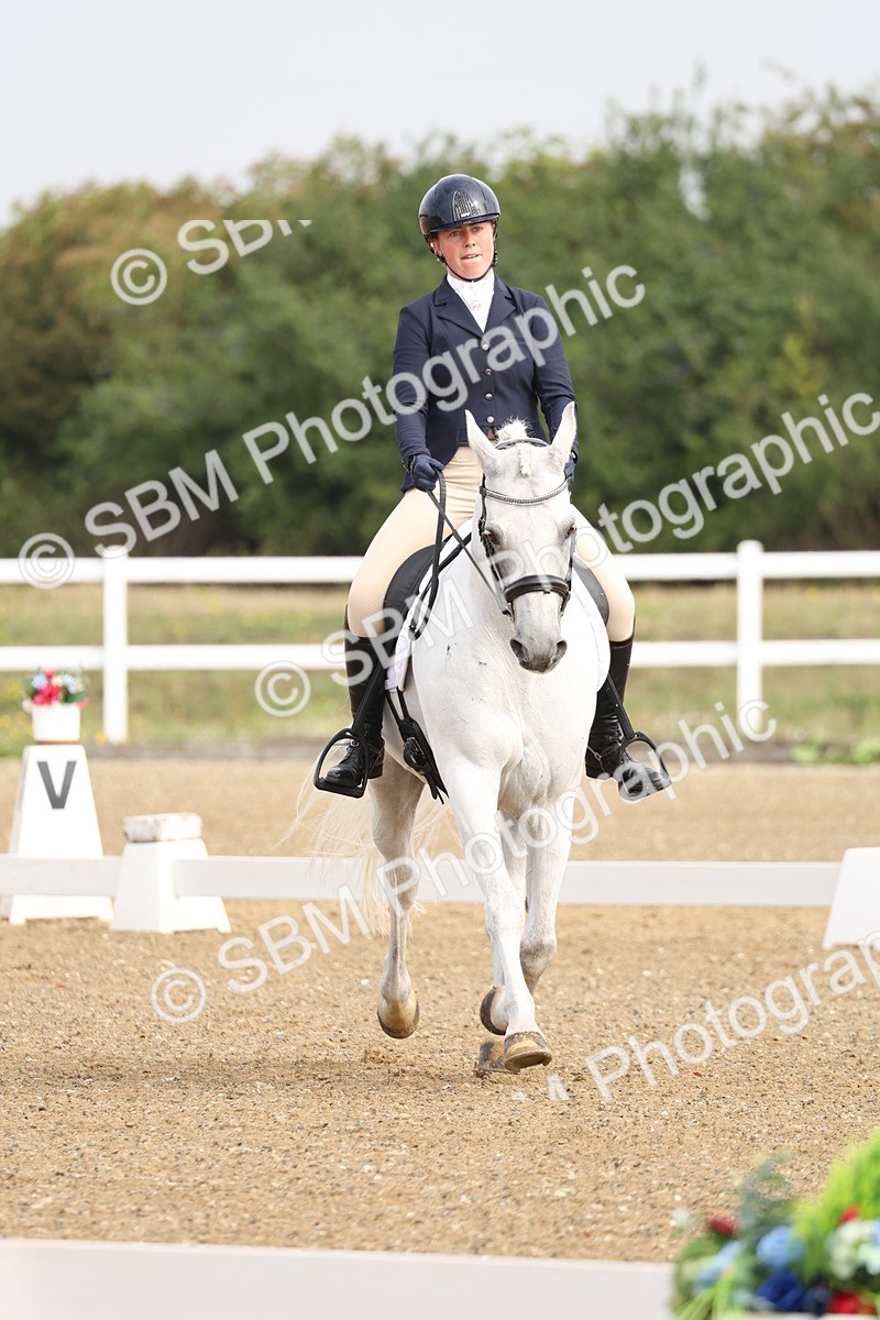 SBM_005383 - Class 6 - Novice 6 - 9.30-10.12