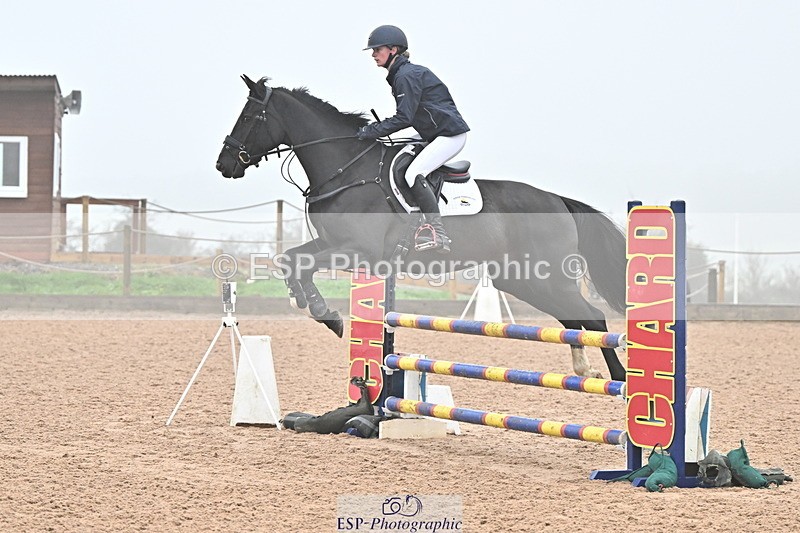 241103A-113128-07069 - SUN Cls 18 British Novice and 90cm Open