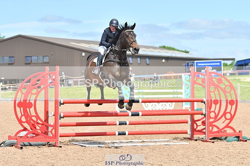 240609A-112120-04528 - Cls 17 Snr 1.05m Open