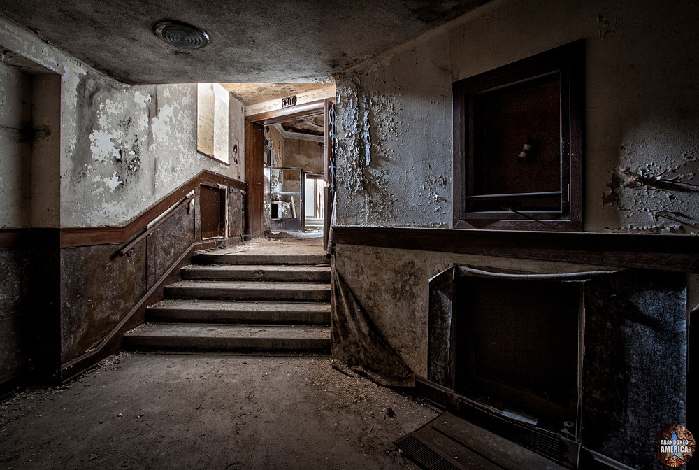 Warner Swasey Observatory (Cleveland) | Stairwell Outside Auditorium