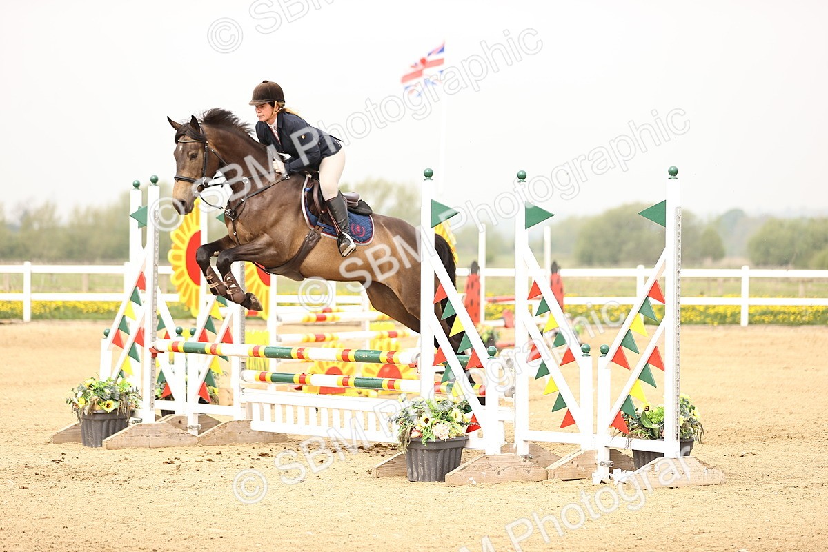  - Class 15 - Senior British novice - 90cm