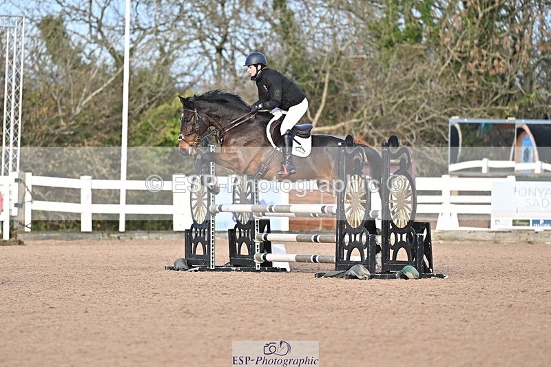 251126-094443-00057 - Cls 0 + 1, Clear Round, British Novice and 90cm