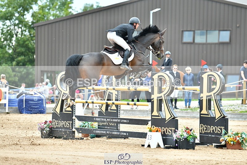 230720A-150112-03664 - Cls 9, 2 Star Big 1.40m Start to break