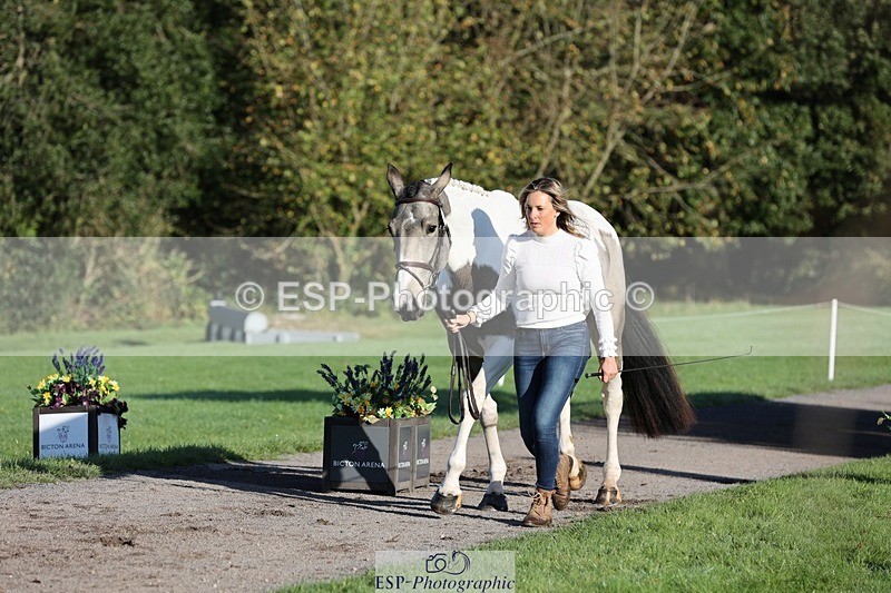 241027-091005-15076 - 366-Chloe.Robinson-BRACKENSPA'S.KEEP.A.SECRET