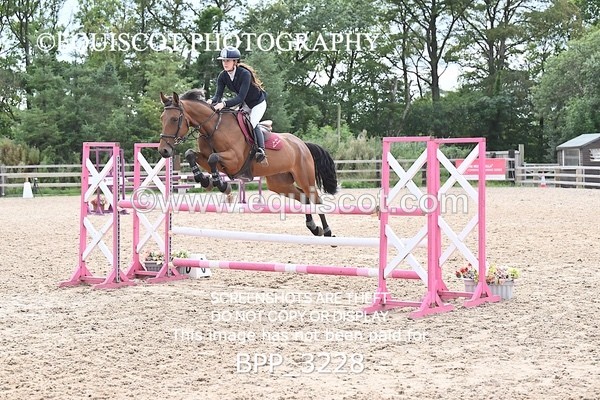 BPP_3228 - CLASS 20 SAT Senior Newcomers/ 1.10m Open