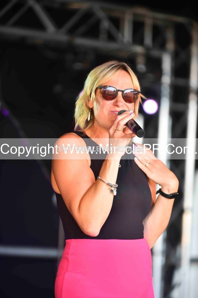 SH4_0725 - Lisa Winwood
