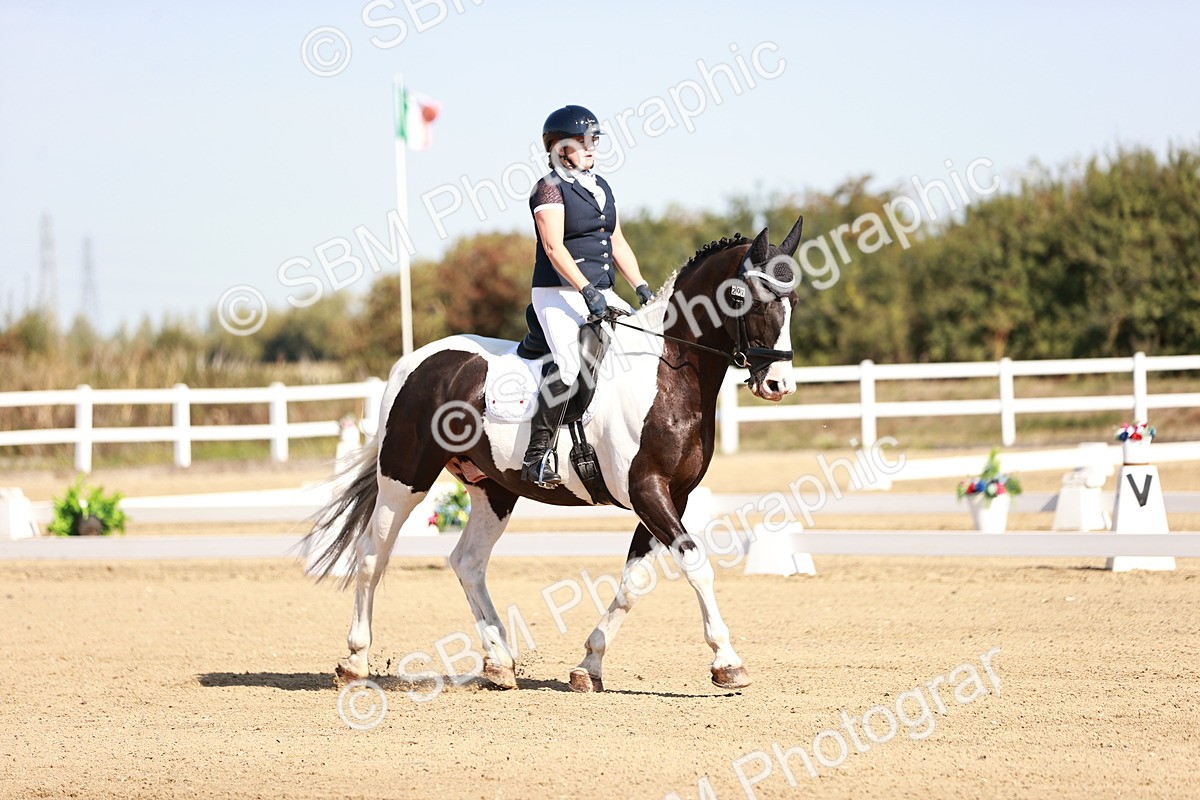 SBM_004309 - Class 12 - Novice 5 - 10.31-11.41