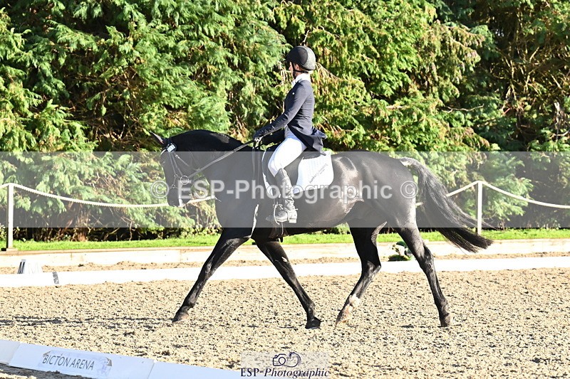 251023A-161130-05811 - A-013-Louisa.Lockwood