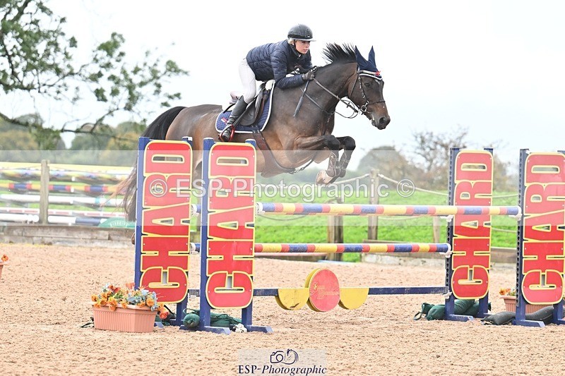 251003-133906-01176 - Cls 3 Foxhunter and 1.20m