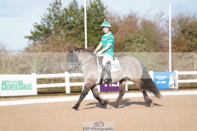 241214-112742-00308 - 117-Janine.Paterson-Pottertonpark.Mulreesh