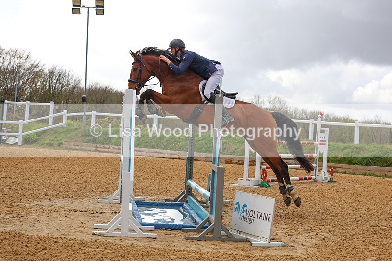 3E7A2377 - Class 9: Senior 1.30m open