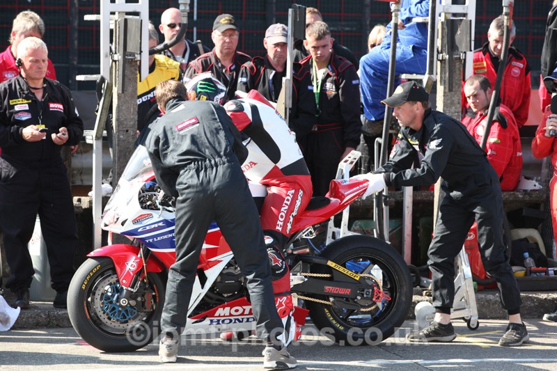 IMG_0850 - Senior TT - Start Line