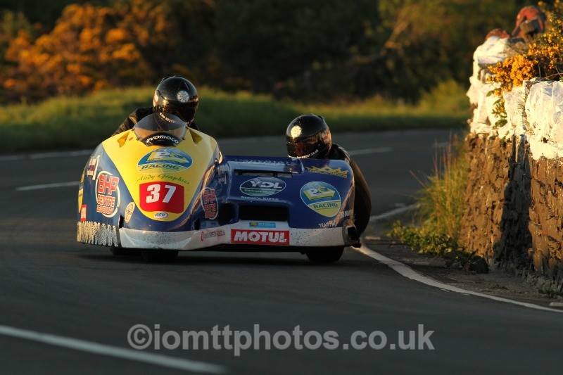 David Hirst / Benjamin Binns Honda / Leeds Parcel Company - Monday Practice - Sidecars