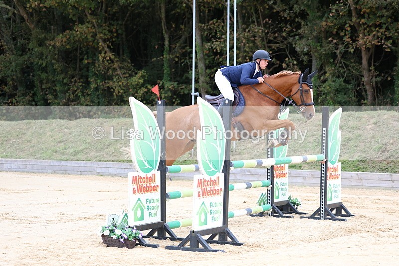 3E7A3081 - Class 8: Senior Newcomers/1.10m open