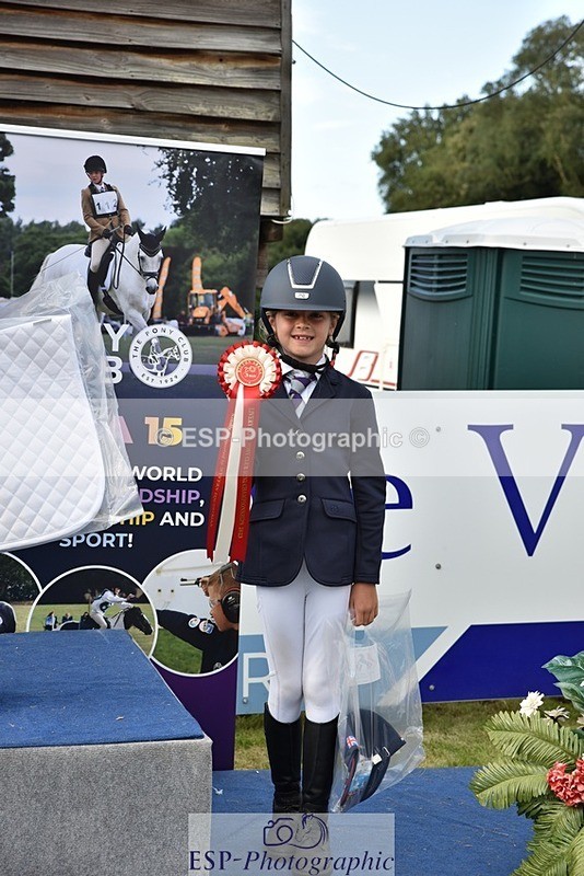 230824-183702-07103 - Thursday 40 and 50cm Presentations