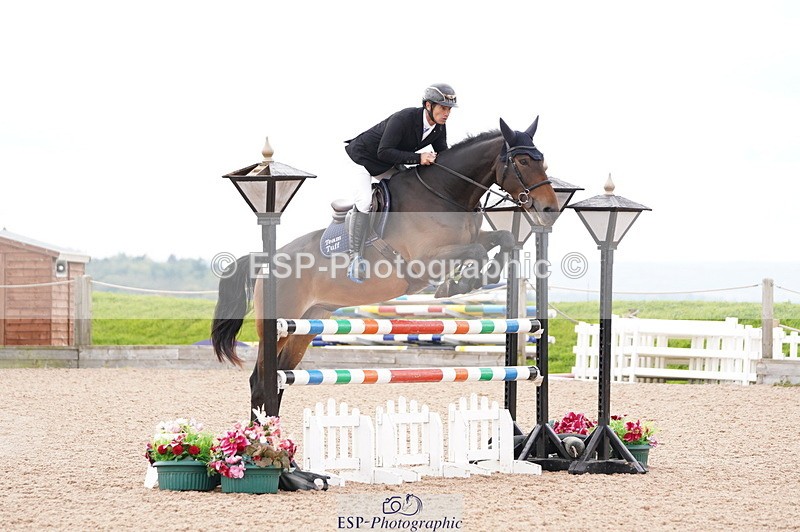 241004A-143220-00735 - Fri 04 Snr Fox & 1.20m Open