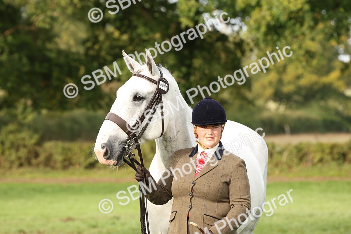 SBM_54711 - S53 - Hunter In Hand