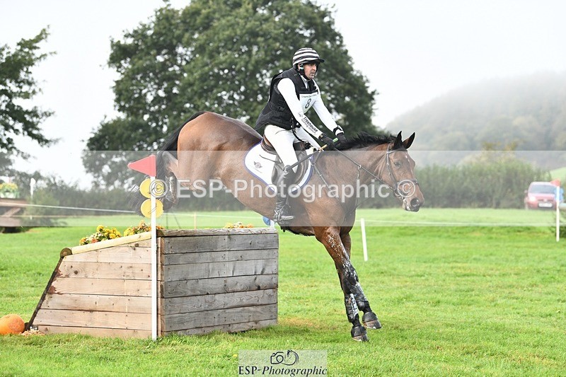 231020-101930-05895 - 008-CECEIA.DE.MUZE-Alan.Nolan-XC