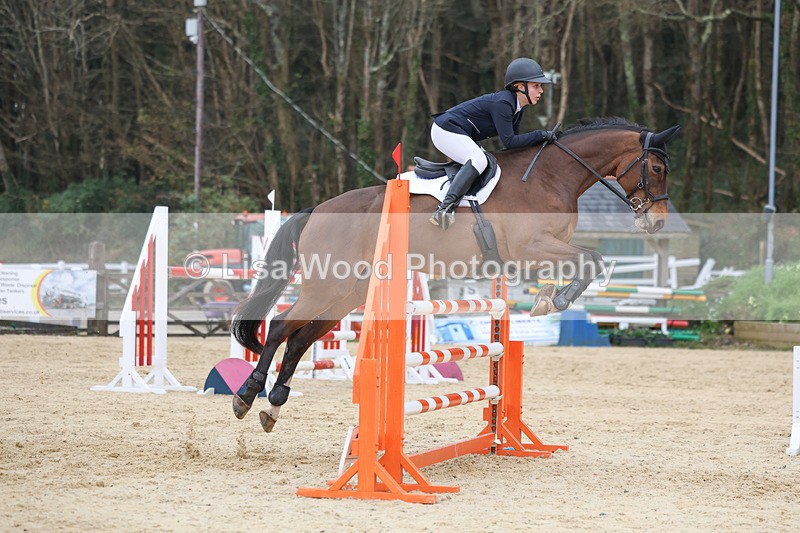 3E7A7683 - Class 8: Senior Newcomers/1.10m open