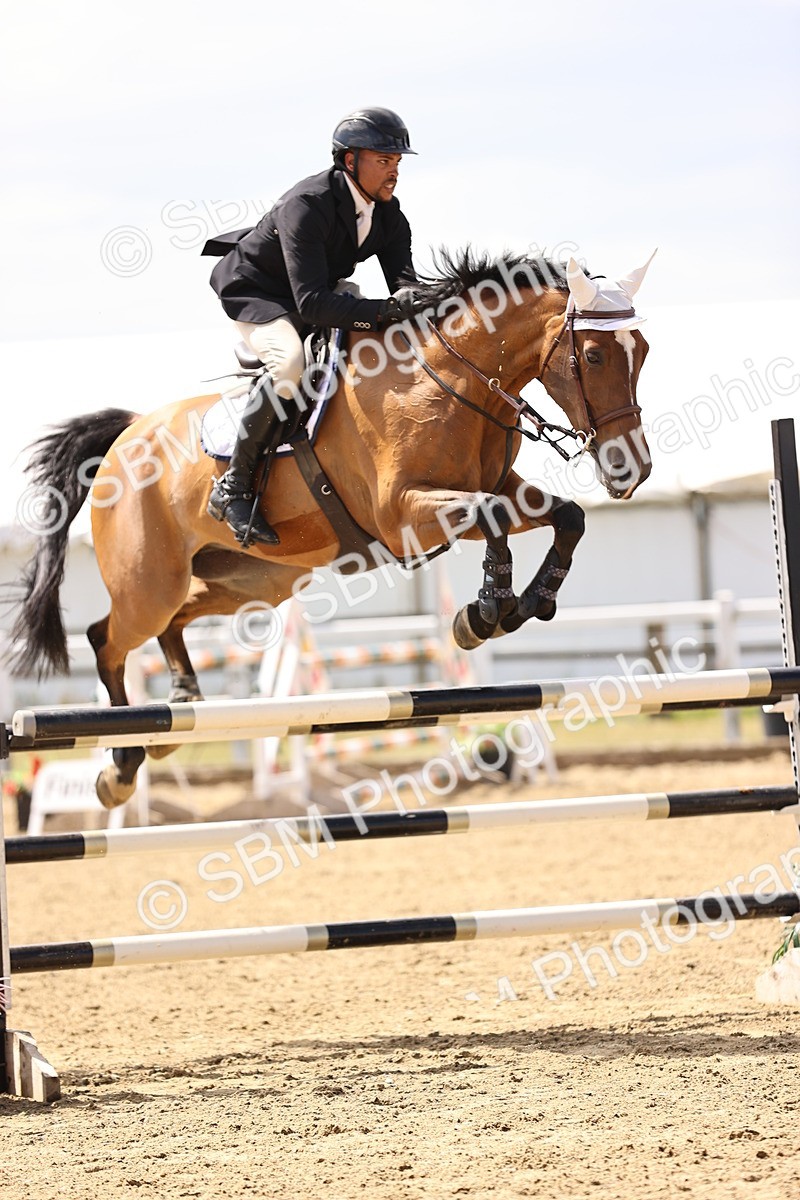 SBM_009869 - Class 8 - Senior Newcomers - 1.10  Open