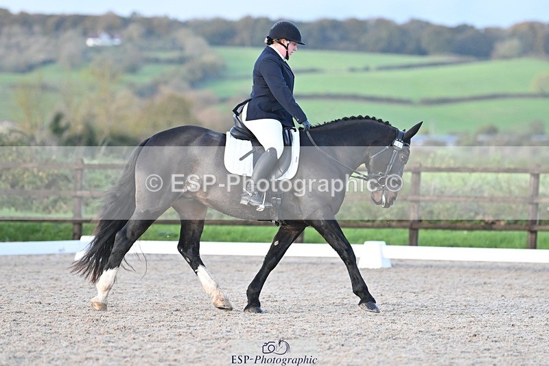 231105-160444-04018 - Cls 4 Novice 24 15.24 to 16.35 break