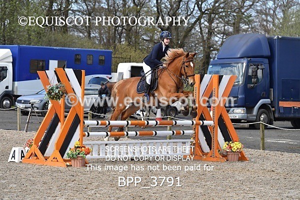 BPP_3791 - CLASS 3 FRI Senior British Novice/ 90cm Open