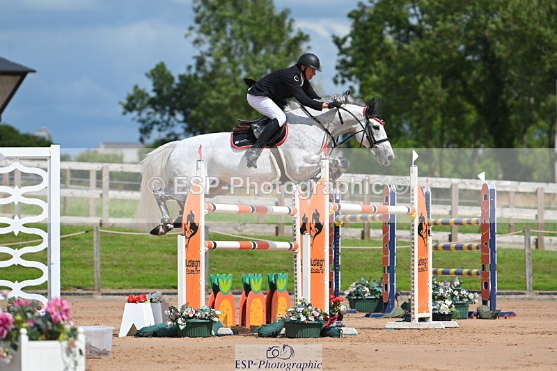 230721A-153454-07320 - Cls 10, 2 Star Big 1.45m Start to break